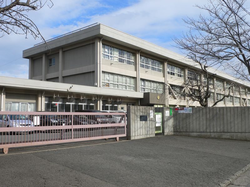 横須賀市立神明小学校の校舎